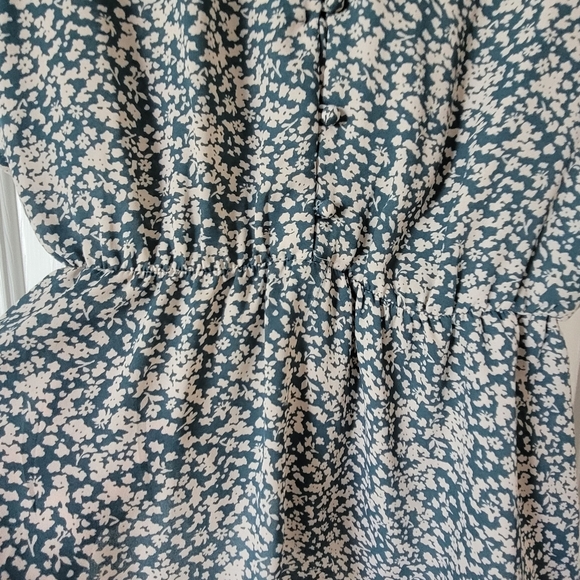 Sienna Sky top, size L, teal and white floral print - Picture 4 of 5